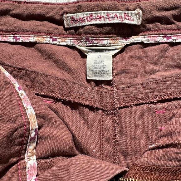 American Eagle low rise Capris - Picture 4 of 4